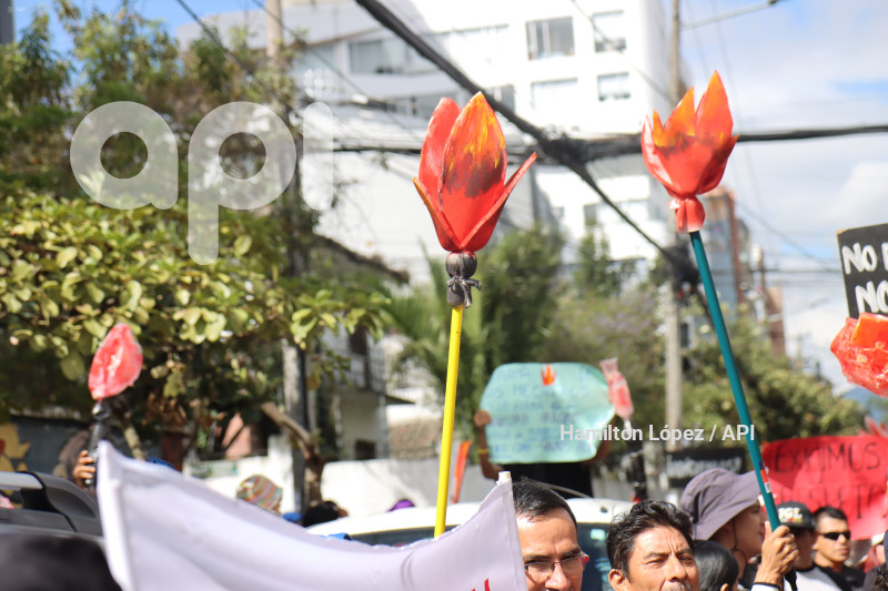 UIO-PROTESTA-PROHIBICION-MECHEROS