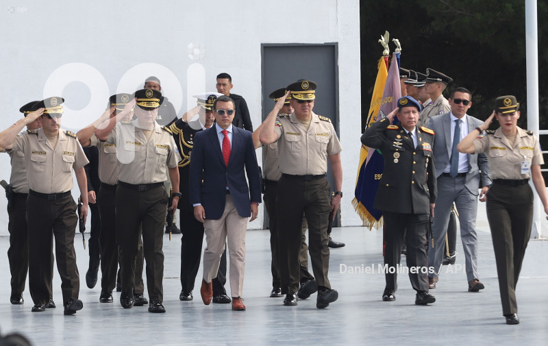 NOBOA DOTACION POLICIA