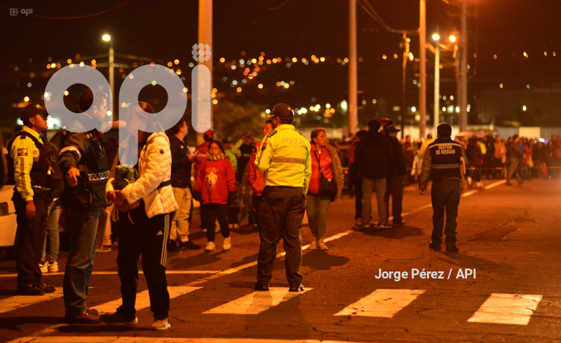 GYE-SUSPENDEN PARTIDO POR ALARMA