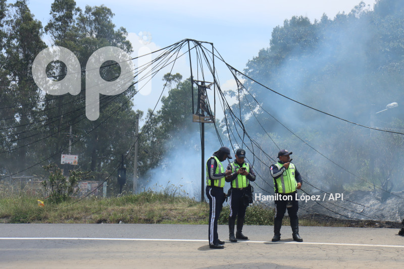 UIO-INCENDIO-TANQUERO-COMBUSTIBLE