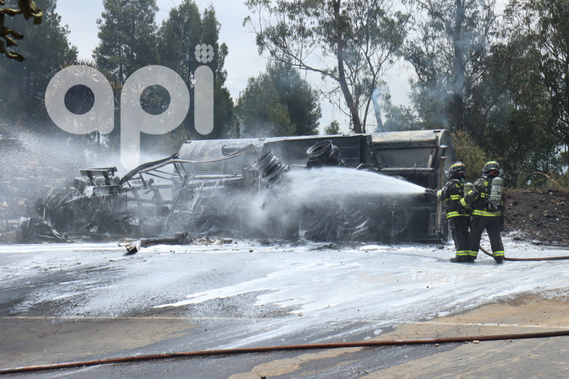 UIO-INCENDIO-TANQUERO-COMBUSTIBLE