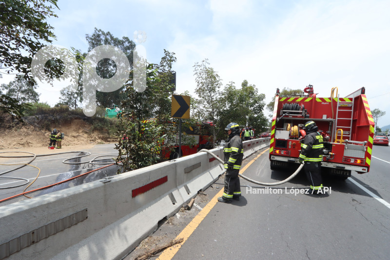 UIO-INCENDIO-TANQUERO-COMBUSTIBLE