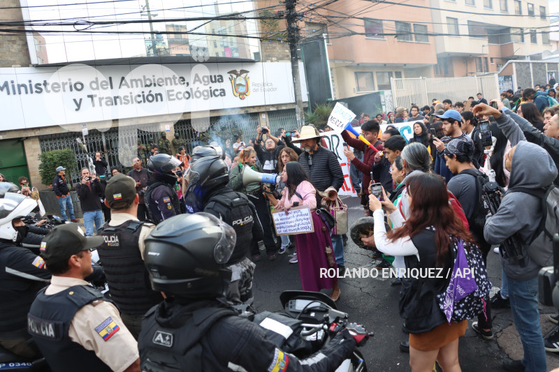 PROTESTAS-ANTIMINERAS-MIN-AMBIENTE