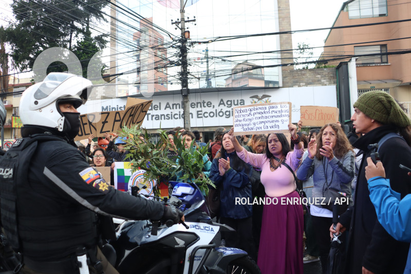 PROTESTAS-ANTIMINERAS-MIN-AMBIENTE