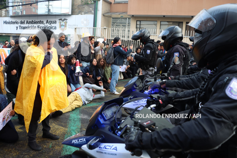 PROTESTAS-ANTIMINERAS-MIN-AMBIENTE