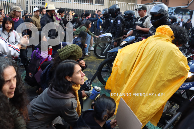 PROTESTAS-ANTIMINERAS-MIN-AMBIENTE