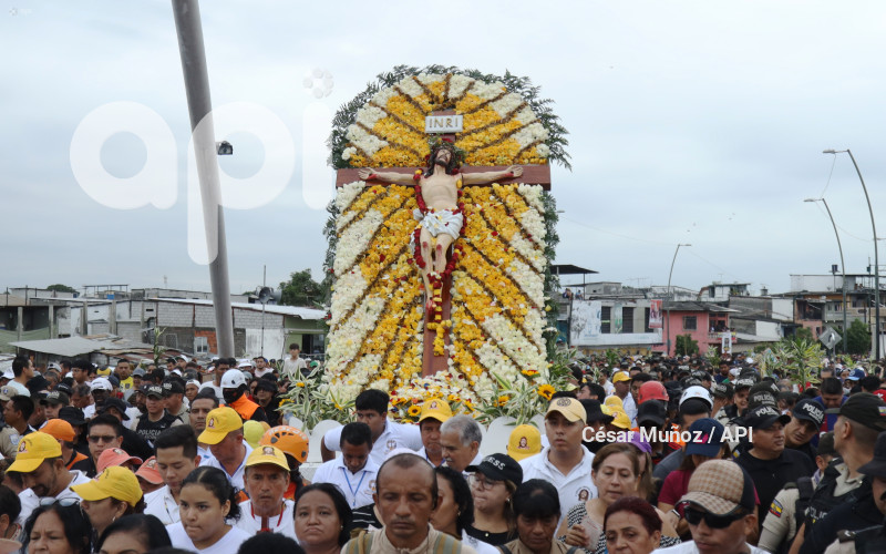 GYE-PROCESION CRISTO CONSUELO