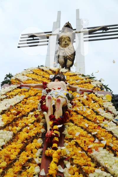 GYE-PROCESION CRISTO CONSUELO
