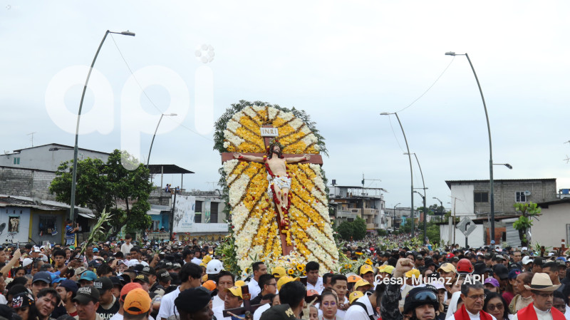 GYE-PROCESION CRISTO CONSUELO