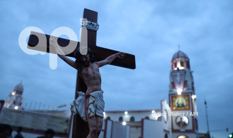 GYE-PROCESION CRISTO CONSUELO