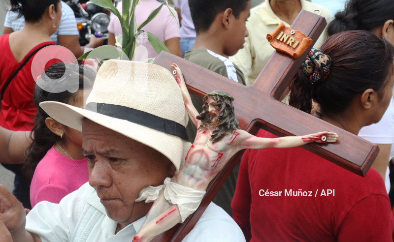 GYE-PROCESION CRISTO CONSUELO