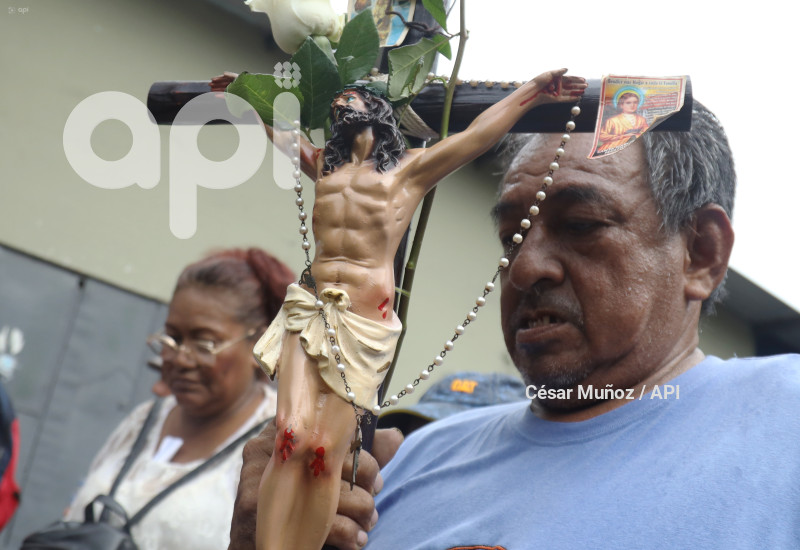 GYE-PROCESION CRISTO CONSUELO
