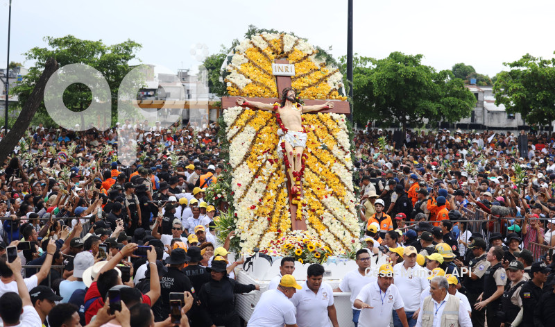 GYE-PROCESION CRISTO CONSUELO
