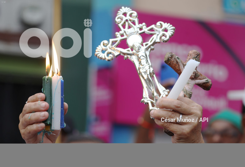 GYE-PROCESION CRISTO CONSUELO