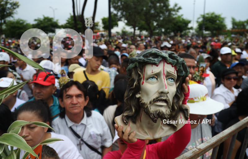 GYE-PROCESION CRISTO CONSUELO