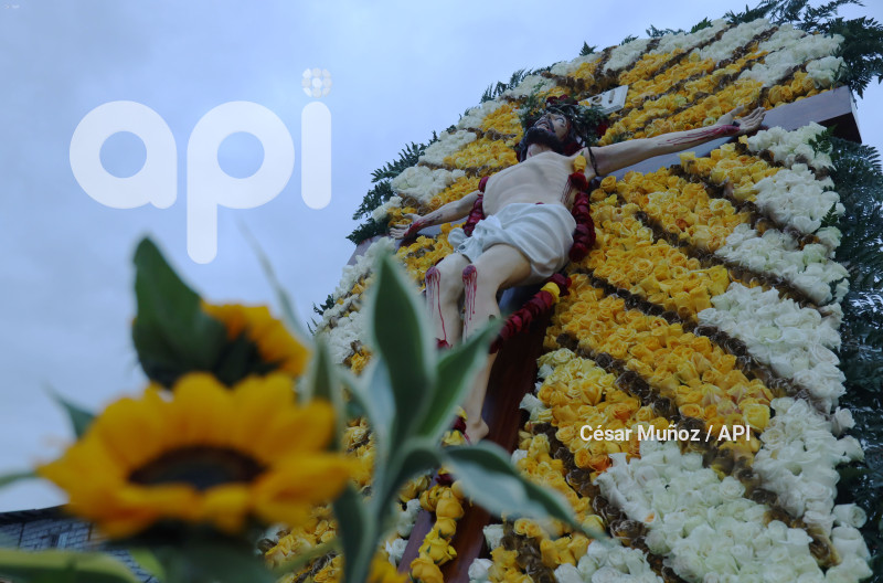 GYE-PROCESION CRISTO CONSUELO