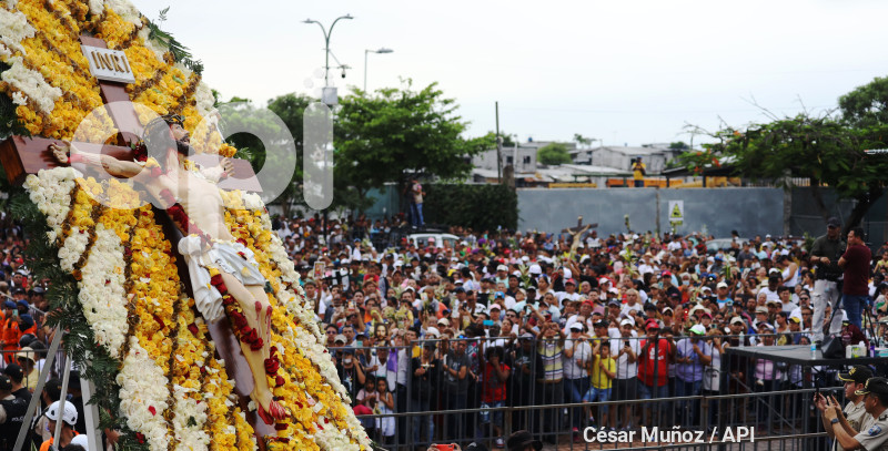 GYE-PROCESION CRISTO CONSUELO