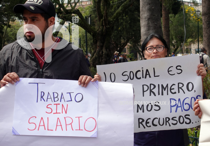 CUENCA-PLANTON-GRUPOS VULNERABLES CONTRA EL MIESS