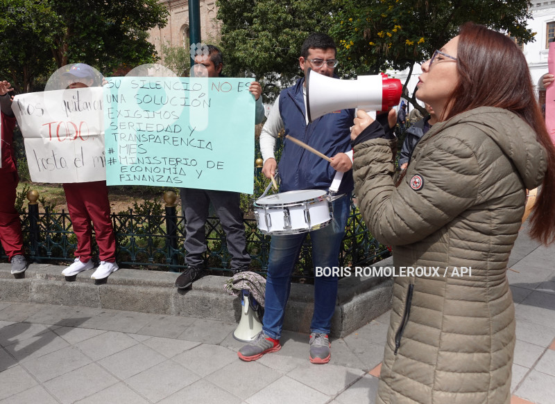 CUENCA-PLANTON-GRUPOS VULNERABLES CONTRA EL MIESS