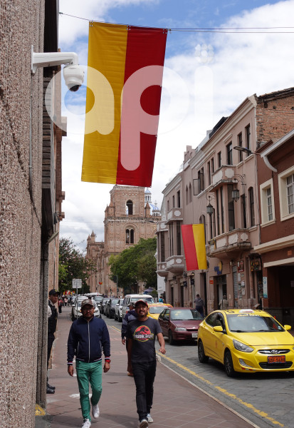 CUENCA-EMBANDERAMIENTO CENTRO HISTORICO