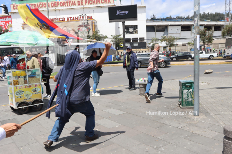 UIO-PROTESTAS-EMBAJADA-MEXICO