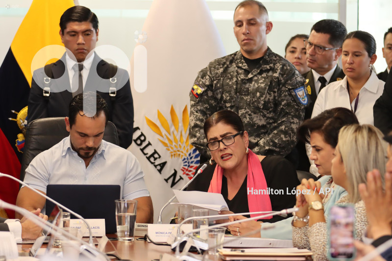 UIO-MINISTROS-COMISION-RELACIONES-INTERNACIONALES