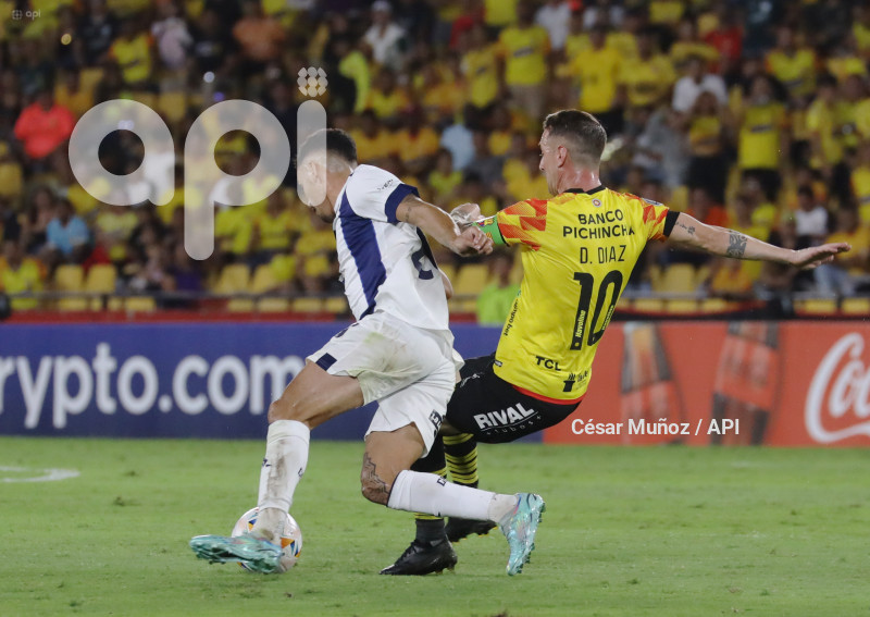 FBL-LIBERTADORES-BARCELONA-TALLERES