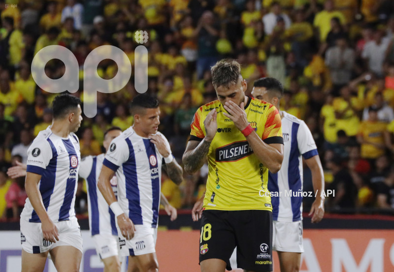 FBL-LIBERTADORES-BARCELONA-TALLERES