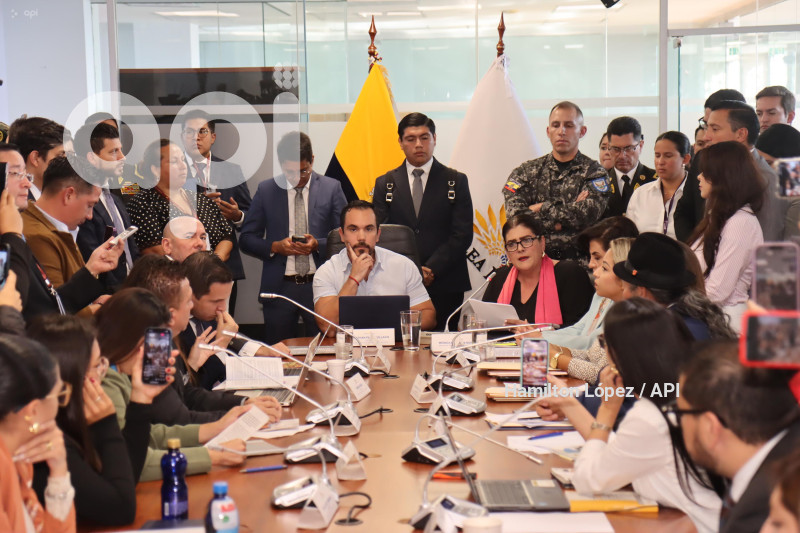UIO-MINISTROS-COMISION-RELACIONES-INTERNACIONALES