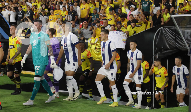 FBL-LIBERTADORES-BARCELONA-TALLERES