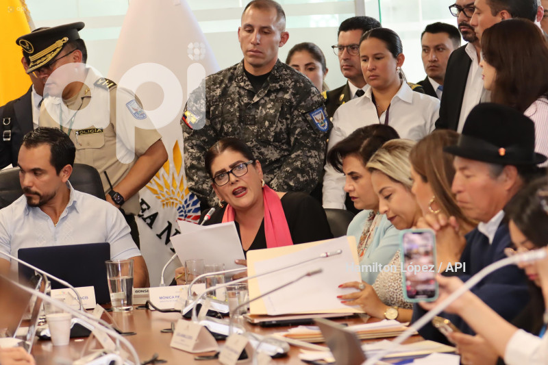 UIO-MINISTROS-COMISION-RELACIONES-INTERNACIONALES