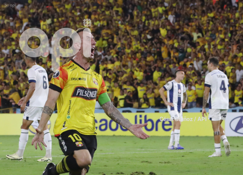 FBL-LIBERTADORES-BARCELONA-TALLERES