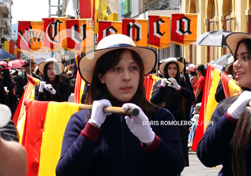 CUENCA-DESFILE ESTUDIANTIL-FISTAS DE CUENCA