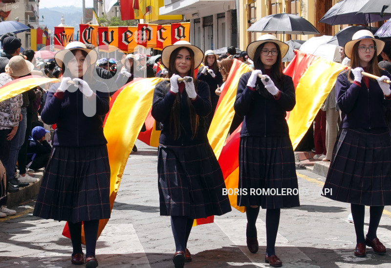 CUENCA-DESFILE ESTUDIANTIL-FISTAS DE CUENCA