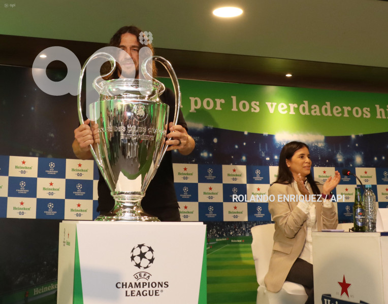 TROFEO-CHAMPIONS-LEAGUE-EN-ECUADOR