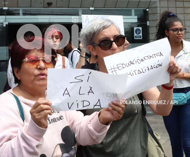 MAESTROS-CONTRA-MILITARIZACIÓN