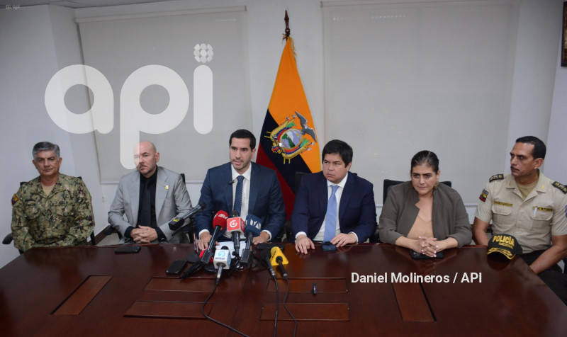 MINISTERIO DE ENERGIA Y MINAS ROBERTO LUQUE