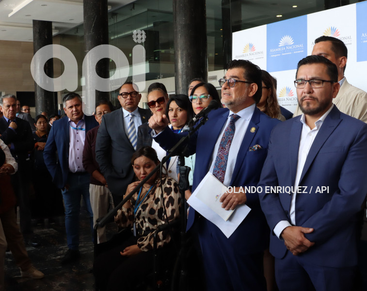 RUEDA-PRENSA-PATRICIO-CHAVEZ