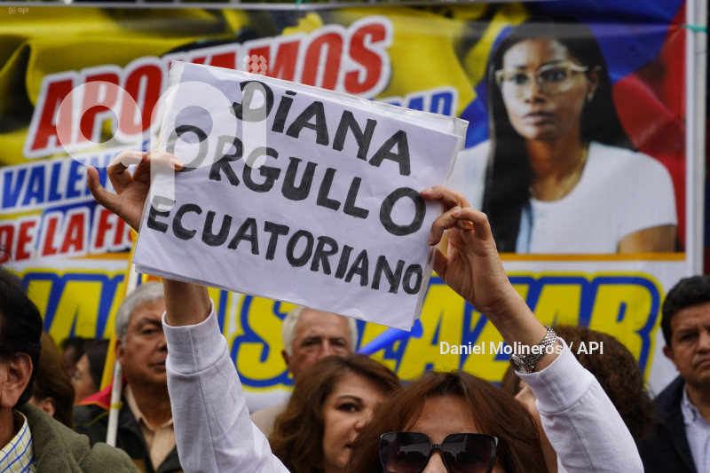 PLATON APOYO DIANA SALAZAR