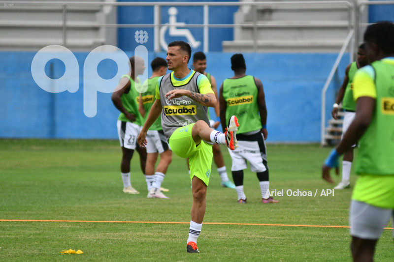 FBL-LIGAPRO-DELFIN-MACARA