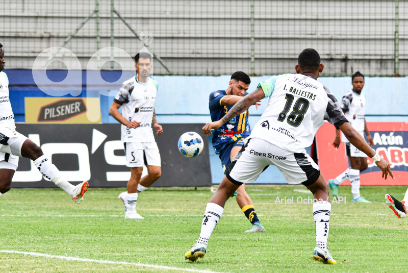 FBL-LIGAPRO-DELFIN-MACARA