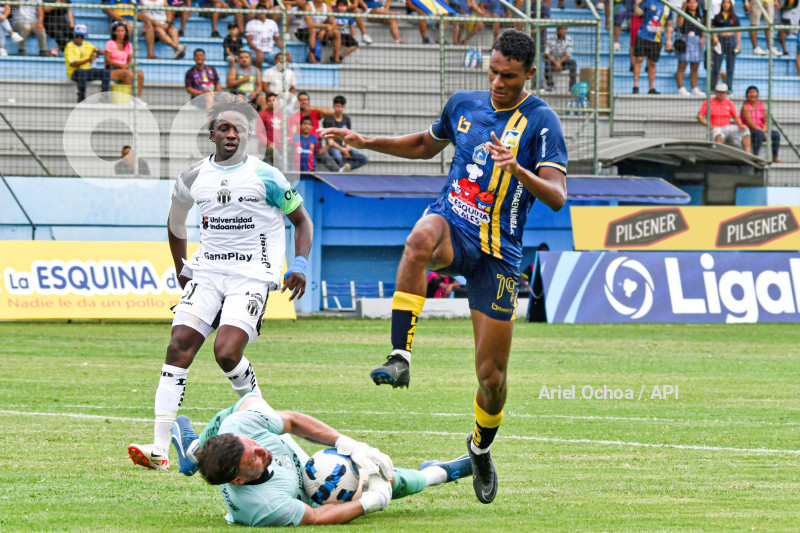 FBL-LIGAPRO-DELFIN-MACARA
