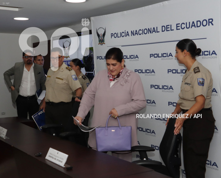 COMANDANTE-MINISTRA-DETENCION-COLON-PICO