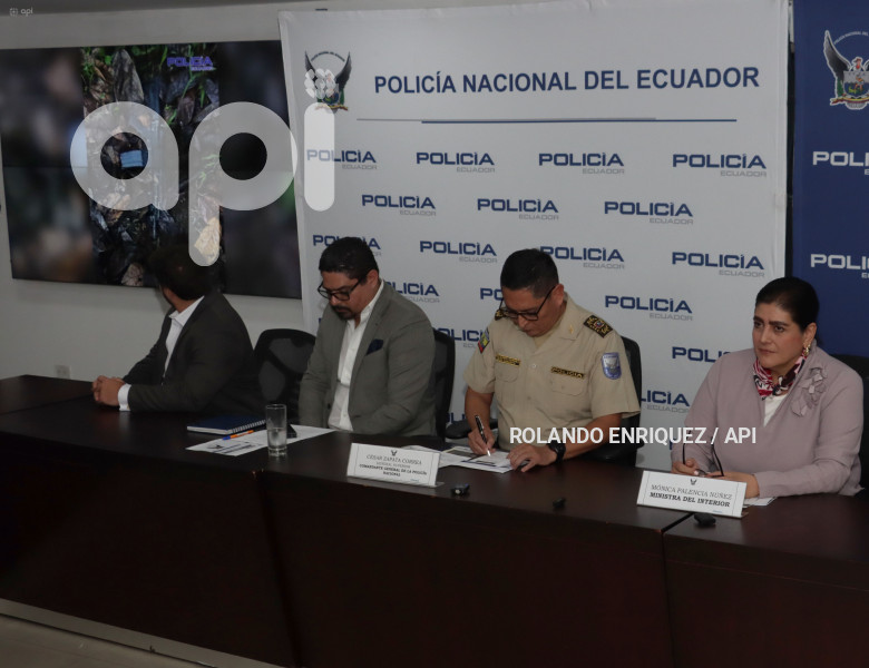 COMANDANTE-MINISTRA-DETENCION-COLON-PICO