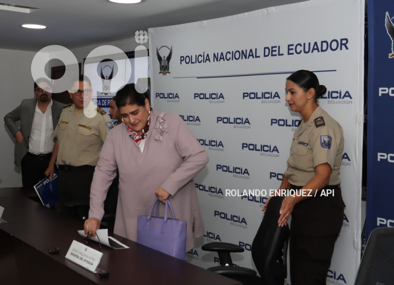 COMANDANTE-MINISTRA-DETENCION-COLON-PICO