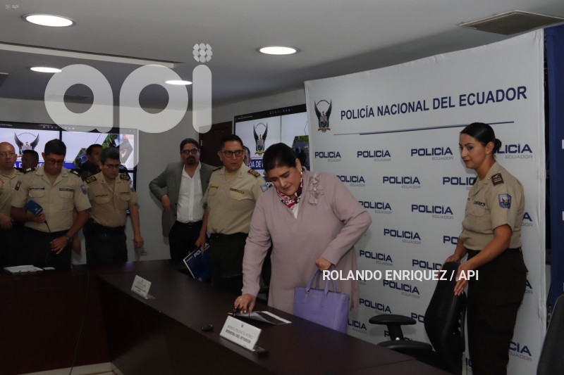 COMANDANTE-MINISTRA-DETENCION-COLON-PICO