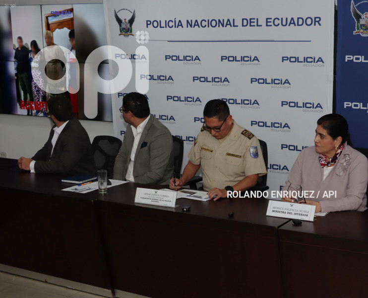 COMANDANTE-MINISTRA-DETENCION-COLON-PICO