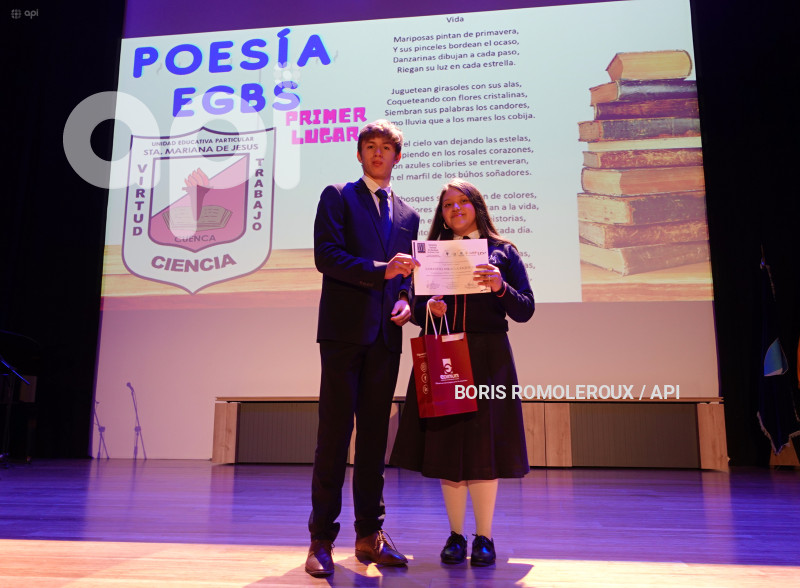 CUENCA-PREMIACION-ENCUENTRO LITERATURA