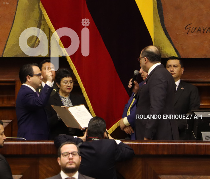 POSESION-ASAMBLEA-FABRICIO-PERALTA