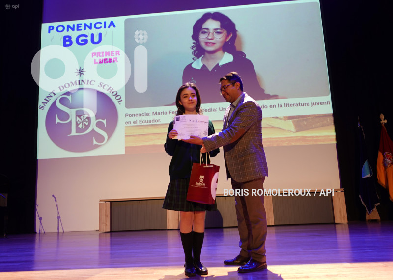 CUENCA-PREMIACION-ENCUENTRO LITERATURA